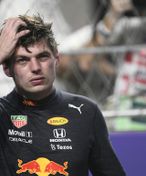 Verstappen vlastní chybou přihrál Hamiltonovi pole position. A možná i titul mistra světa
