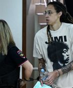 V Rusku začal soud s americkou basketbalistkou. Za údajné pašování drog jí hrozí až 10 let vězení