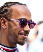 Hamilton odsoudil bučení fanoušků na Verstappena