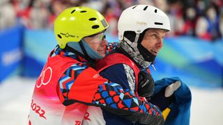 Nejsilnější gesto olympiády v Pekingu: Ruský sportovec objal ukrajinského soupeře