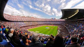Barcelona shání peníze, kde může. Camp Nou pronajímá na svatby
