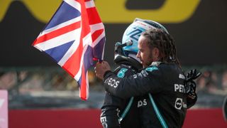 Hamilton dodatečně trestán nebude. „Udělal bych to znovu,“ vrací se ke kolizi s Verstappenem
