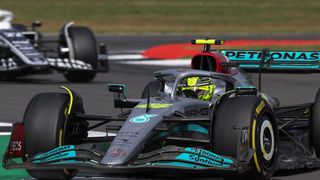 Mercedes připustil, že jeho vozy ohrožovaly v Ázerbájdžánu zdraví jezdců