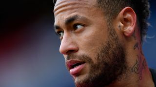 Neymar se chtěl vrátit do Barcelony. Kvůli Messimu