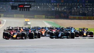 Verstappen vyhrál premiéru kvalifikačního sprintu a má pole position