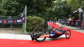 Honza Tománek je Ironman. Trať v Klagenfurtu zvládl pod jedenáct hodin