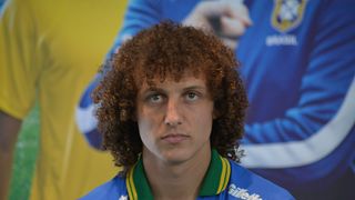 Stoper Luiz podepsal novou roční smlouvu s Arsenalem