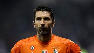 Brankářský veterán Buffon se upsal Juventusu na další sezonu