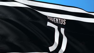 Stašková slaví s fotbalistkami Juventusu titul
