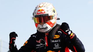 V Imole zvítězil Verstappen, Hamilton ale uhájil vedení v šampionátu