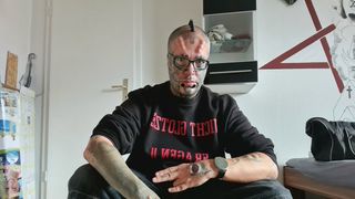Nové praktiky “zkrášlování” těla: Uříznuté uši a rozpůlený jazyk