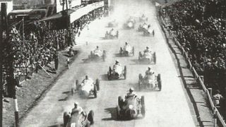 Závody vozů formule 1 v Československu se před 71 lety utopily v krvi