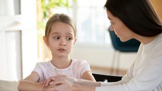 Mluvte se svými dětmi. V dnešní době to potřebují víc než kdy dřív