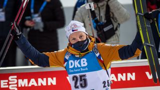 Biatlon je zpět. Moravec pátý, norské překvapení a těsné vítězství Wiererové