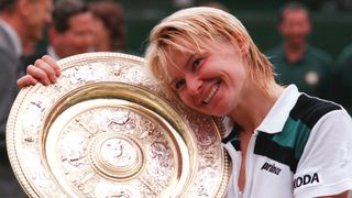 Do třetice všeho dobrého, platilo pro českou šampionku Wimbledonu
