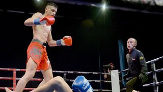 Český kickboxer Sivák knockoutoval soupeře brutálním kopem