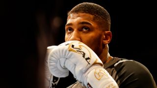 Kde se uskuteční souboj o krále těžké váhy? Joshua mluví o Wembley