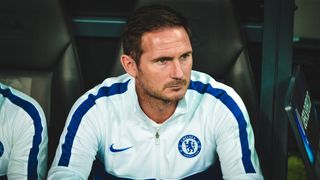 Utratil miliardy, ale bez výsledku. Frank Lampard už není koučem Chelsea