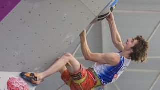 Život na skále. Adam Ondra vymýšlí vlastní obtížnosti