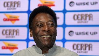 Sukničkář Pelé nedovede spočítat, kolik má dětí