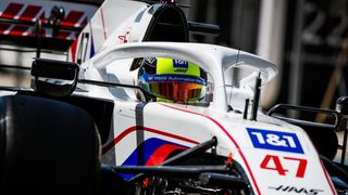 Mick Schumacher se poprvé pořádně projel ve svém Haasu