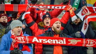 Podle fanoušků Arsenalu by neměl jejich klub proti Slavii nastoupit