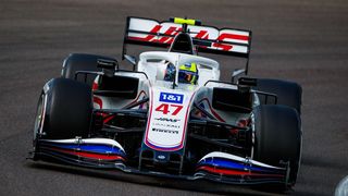 Grosjean nedostal najíst, na Schumachera s Mazepinem jsou v Haasu měkčí