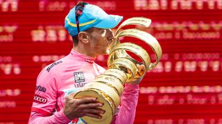 Zlomil si zápěstí. Přijde Nibali o milované Giro?