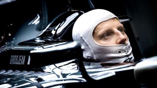 Dodržený slib a pohádkový návrat. Grosjean se rozloučí s F1 ve velkém stylu