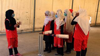 Afghánské kriketistky se v Kábulu skrývají před Tálibánem