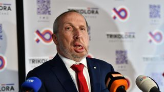 Pivo, párek, urážky. „Táhněte domů,“ vzkázal Klaus mladší Nizozemcům