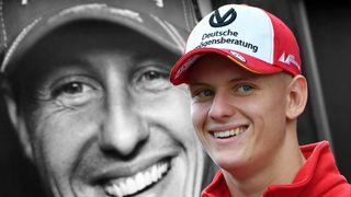 Mick Schumacher: Otec je nejlepší jezdec F1 všech dob, ať už Hamilton dokáže cokoliv