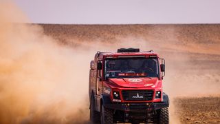 Kamiony MAZ jsou vyřazeny z Dakaru. Kvůli Lukašenkovi