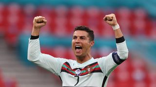 Fenomenální Ronaldo: Tři góly od nejlepšího reprezentačního střelce všech dob