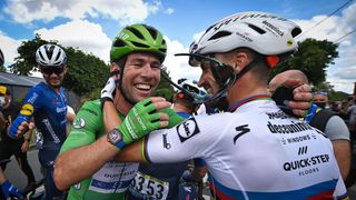 A zase ten Cavendish! Druhé vítězství na Tour a úcta soupeřů