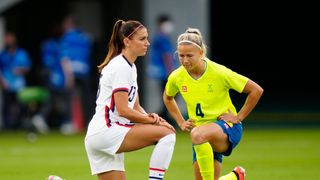 Vedení olympiády zakázalo sdílet fotky klečících fotbalistek