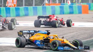 Premiérové vítězství v F1 pro Estebana Ocona. Hamilton zpátky v čele šampionátu