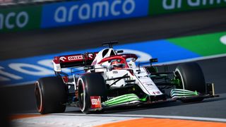 Kimi Räikkönen překonal covid a vrací se do seriálu F1