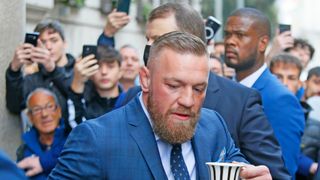 Napadený italský DJ: Conor McGregor je nebezpečný