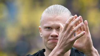 Haaland bude hrát v City přesně podle Guardioly. Nebo nebude hrát vůbec