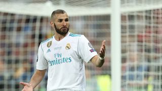 Zradil jsi nás, vzkázal Mbappému útočník Realu Karim Benzema