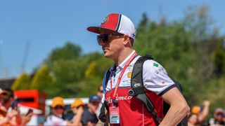 Dva miliony eur za limitku! Kimi Räikkönen rozprodává svůj vozový park