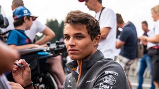 Rowdies okradli pilota Formule 1 o hodinky za více než milion korun