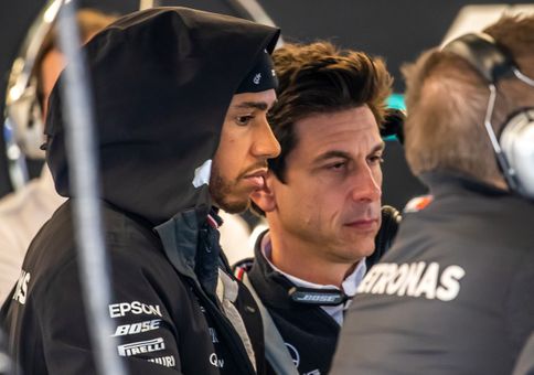 Zariskovali jsme a nevyšlo nám to, zhodnotil lakonicky neúspěch ve Francii šéf Mercedesu