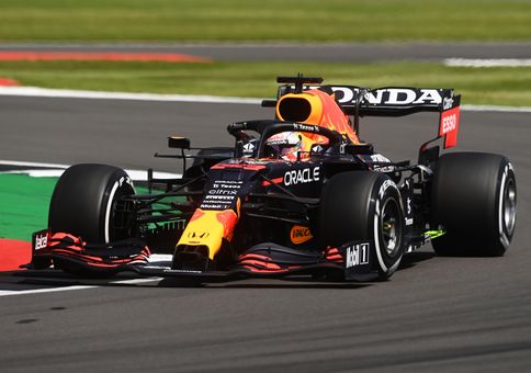 Škoda za 39 milionů! Red Bull chce dodatečně potrestat Hamiltona