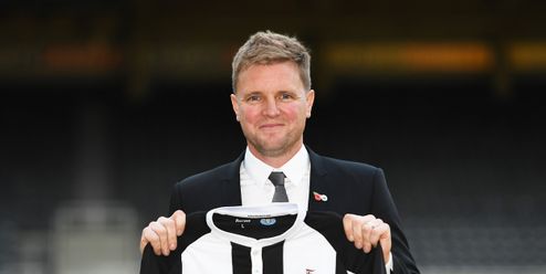 Pokrytecká Premier League: Krvavé peníze od Saúdů nevadí, podpora lidí bez domova ano