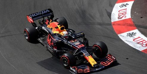 Red Bull útočí na Mercedes. Přetahuje mu zaměstnance
