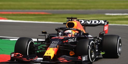 Škoda za 39 milionů! Red Bull chce dodatečně potrestat Hamiltona