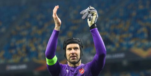 Zákaz hlavičkování uškodí fotbalu, tvrdí Petr Čech