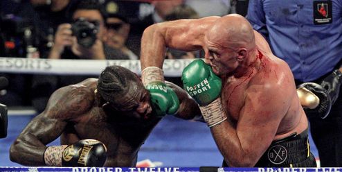 Ve jménu Ježíše! Tyson Fury trénuje s křížem na zádech